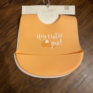 New fall silicone bibs! 2 pack! 💗